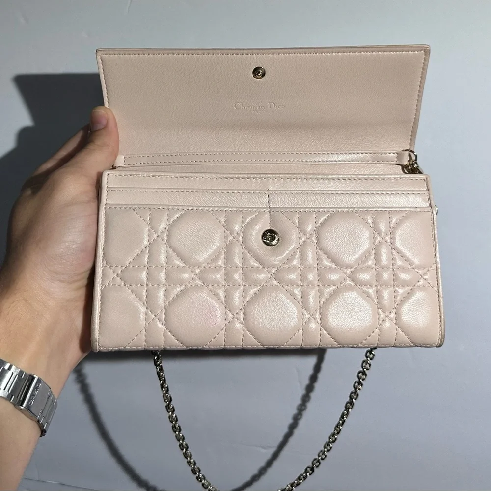 Lady Dior Lambskin Wallet on a‎ chain with Dior Charm Powder Pink - Picture 9 of 16